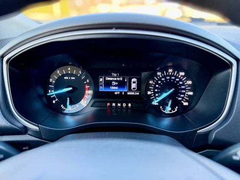 Used 2014 Ford Fusion SE image 17