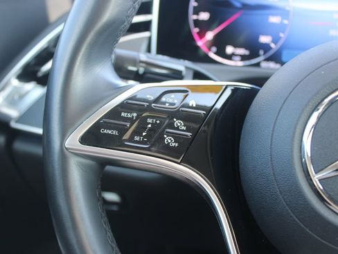 Used 2025 Mercedes-Benz E 350 Sedan image 35
