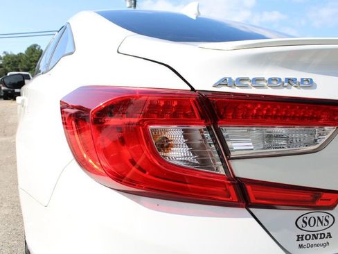 Used 2019 Honda Accord Sport image 11