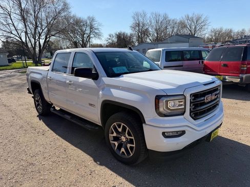 Used 2017 GMC Sierra 1500 SLT AWD/4WD image 4