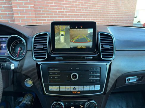 Used 2018 Mercedes-Benz GLS 550 4MATIC image 12