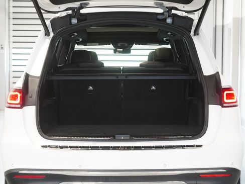 Certified 2023 Mercedes-Benz GLS 450 4MATIC image 31