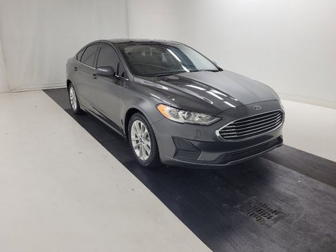Used 2020 Ford Fusion SE FWD image 13