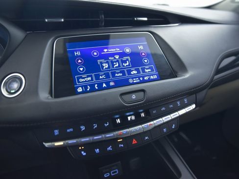 Used 2022 Cadillac XT4 Premium Luxury image 22