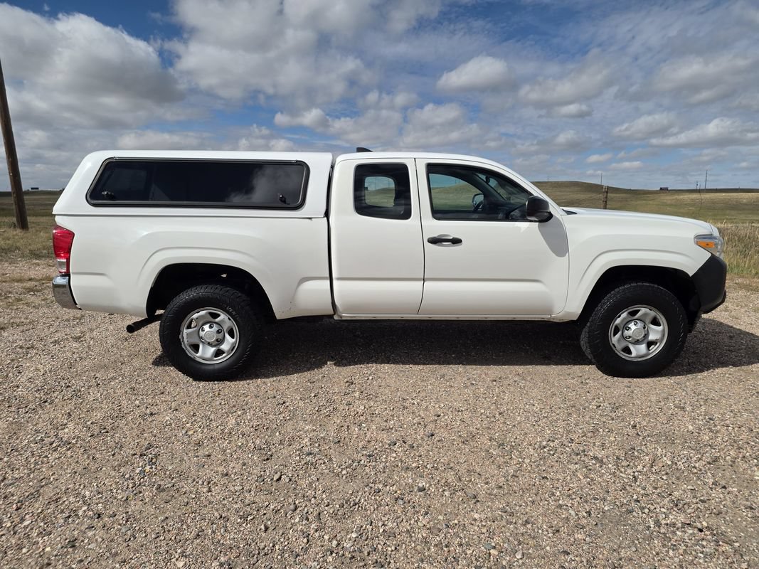 Used 2017 Toyota Tacoma SR RWD image 6