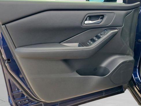 New 2026 Nissan Rogue SV image 18