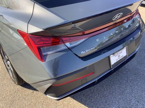 Certified 2025 Hyundai Elantra SEL image 27