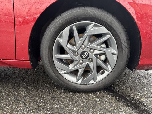 Used 2024 Hyundai Elantra SEL image 9