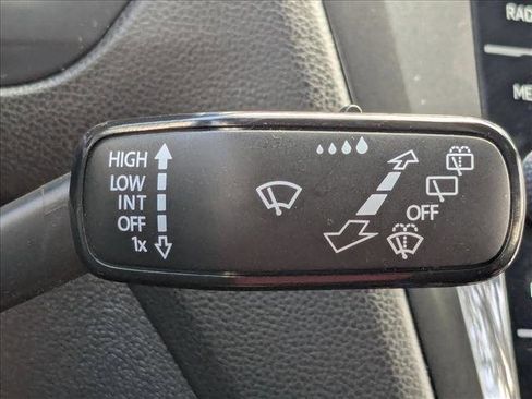 Used 2024 Volkswagen Tiguan SEL R-Line image 13