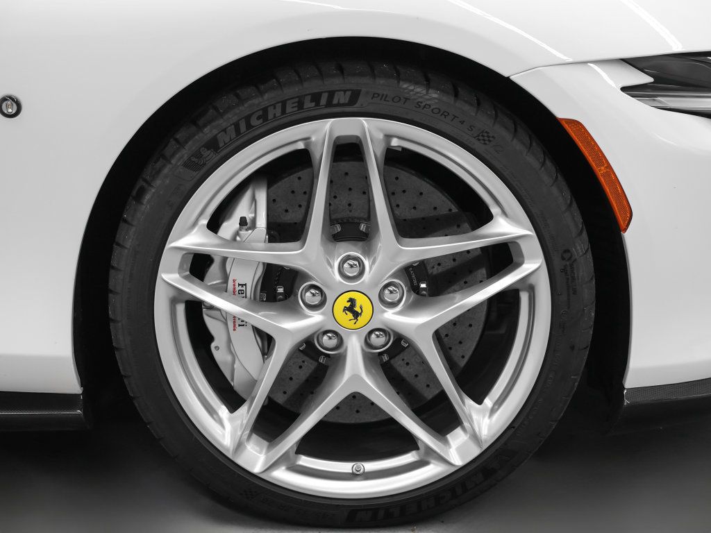 Certified 2023 Ferrari Roma RWD image 5