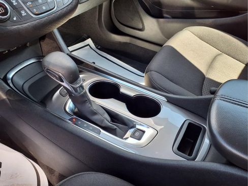 Used 2024 Chevrolet Malibu LT FWD image 14