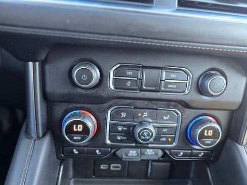 Used 2023 Chevrolet Suburban LT AWD/4WD image 19