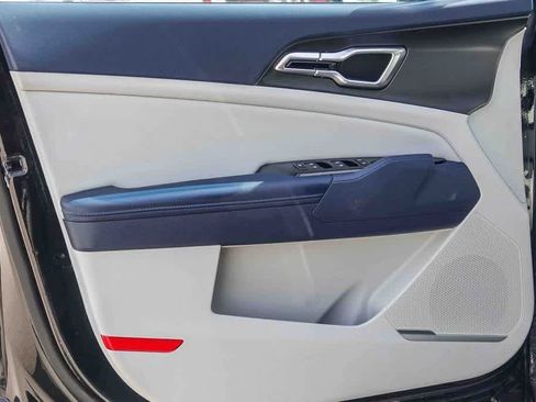 Certified 2023 Kia Sportage EX image 19