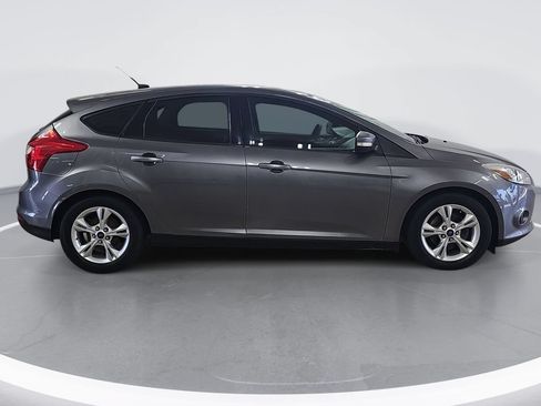 Used 2014 Ford Focus SE FWD image 2
