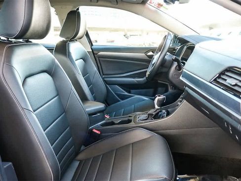 Used 2024 Volkswagen Jetta SE image 17