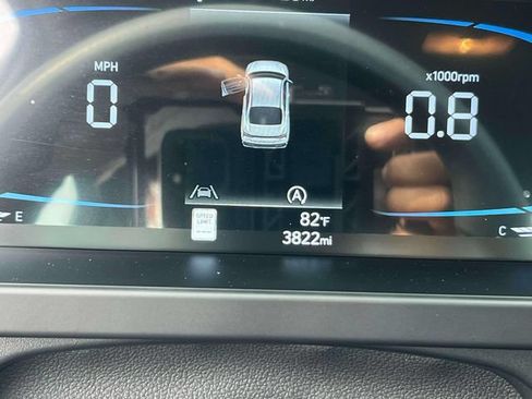 Certified 2026 Hyundai Elantra SE w/ Cargo Package FWD image 25