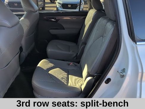 Used 2021 Toyota Highlander Limited image 13