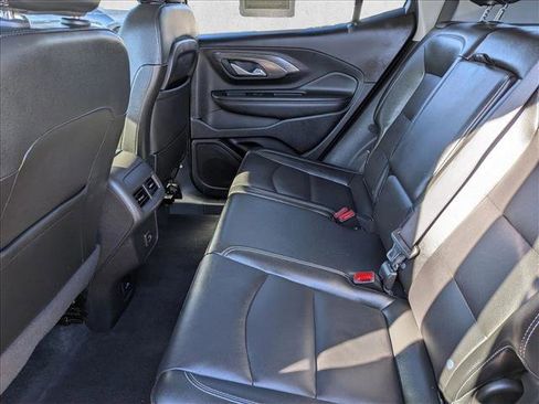 Used 2024 GMC Terrain SLT image 16