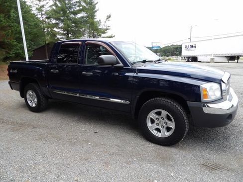 Used 2005 Dodge Dakota SLT w/ Trailer Tow Group AWD/4WD image 6