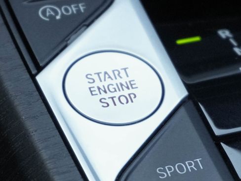 Certified 2025 BMW 430i Coupe w/ Convenience Package image 29