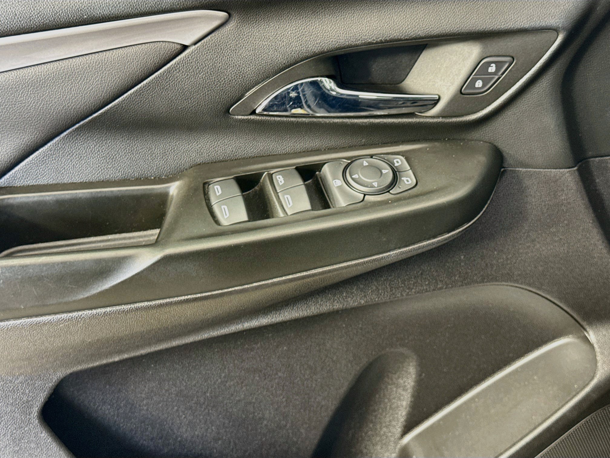 Used 2023 Chevrolet Bolt LT FWD image 20