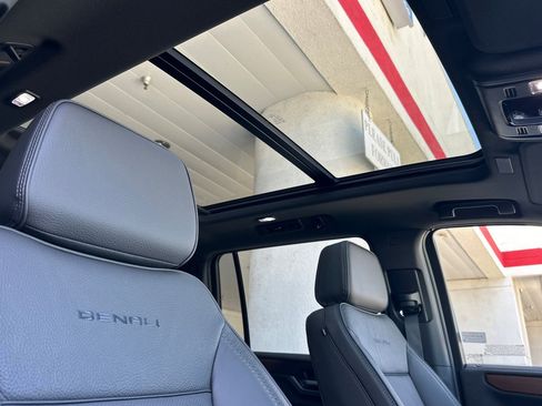 New 2026 GMC Yukon XL Denali AWD/4WD image 19