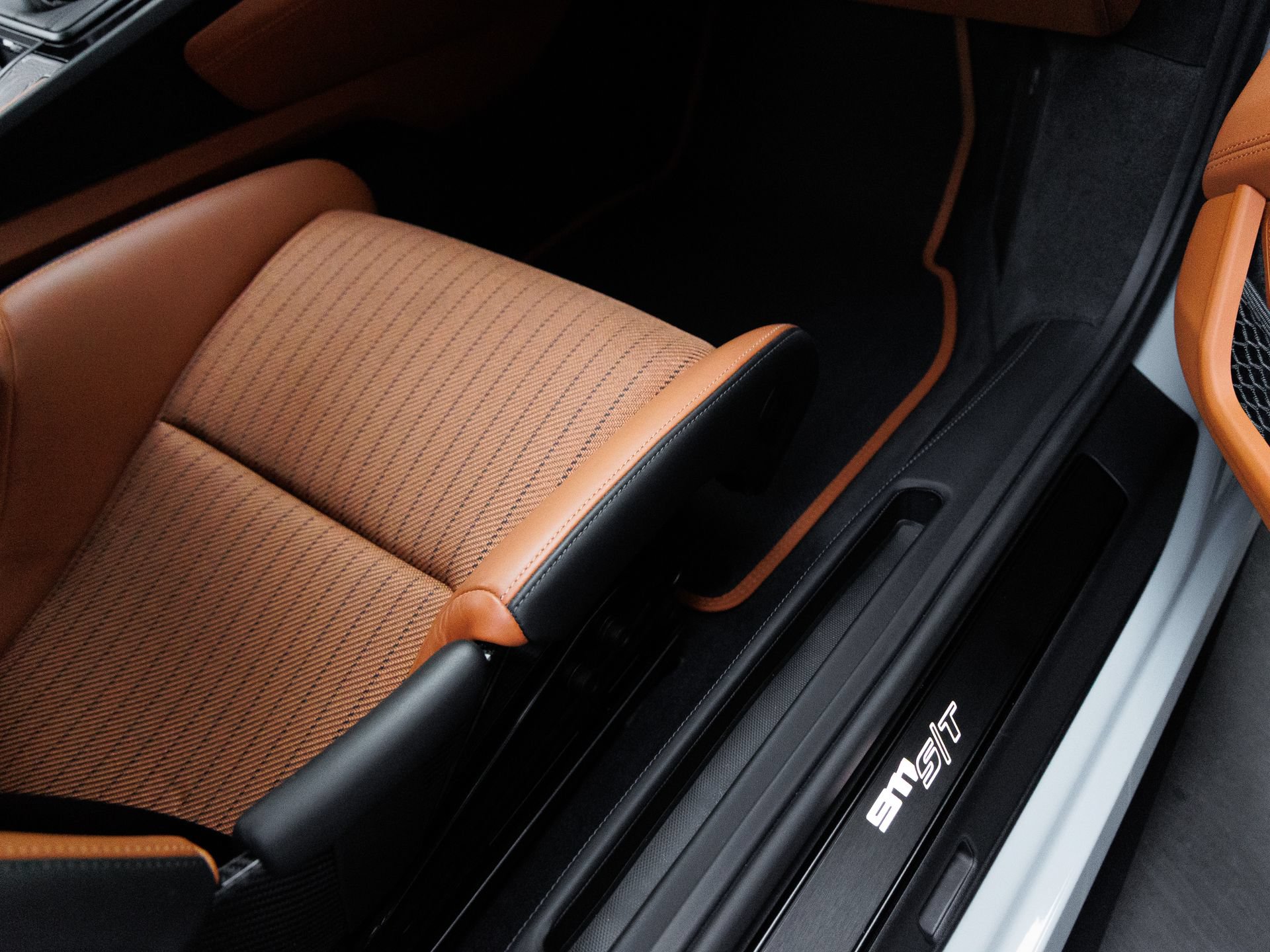Certified 2024 Porsche 911 GT3 RS RWD image 40