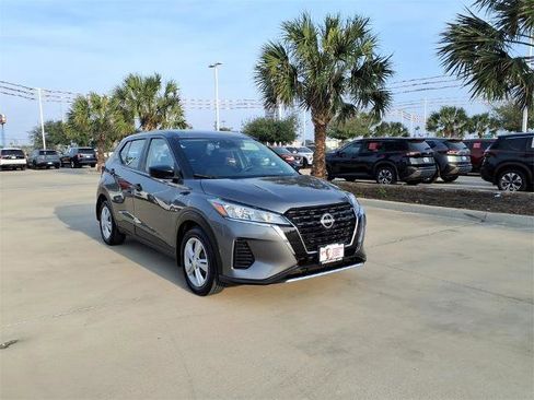 Certified 2023 Nissan Kicks S image 7