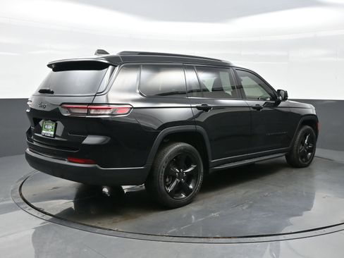Used 2023 Jeep Grand Cherokee L Altitude image 6