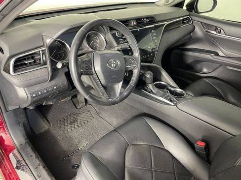 Used 2018 Toyota Camry XLE w/ Audio Package FWD image 3