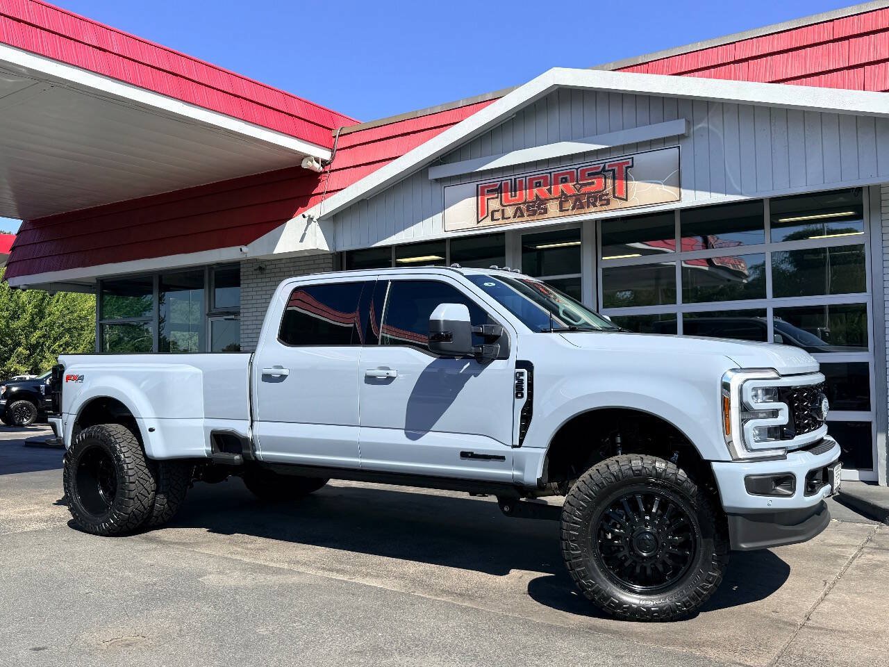 Used 2025 Ford F350 Lariat w/ Lariat Ultimate Package AWD/4WD image 1