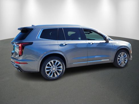 Used 2022 Cadillac XT6 Premium Luxury w/ Platinum Package image 7