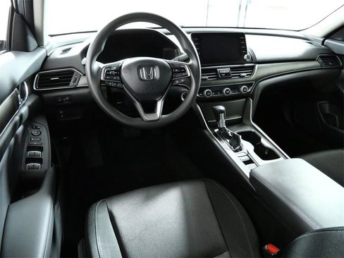 Used 2021 Honda Accord LX image 4