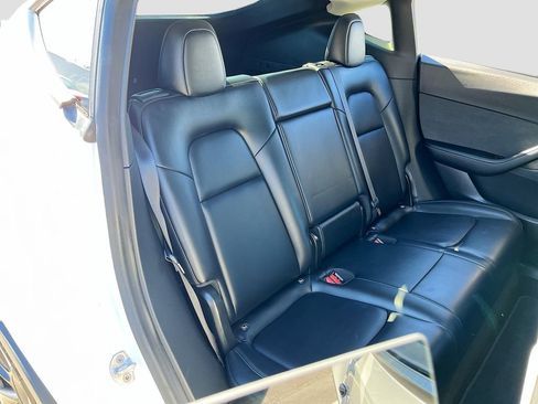 Used 2021 Tesla Model Y Long Range image 25