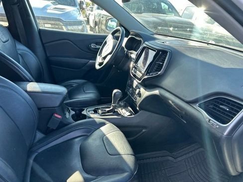 Used 2019 Jeep Cherokee Limited AWD/4WD image 6