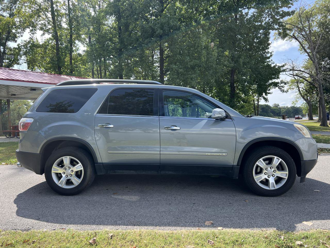 Used 2008 GMC Acadia SLT w/ Convenience Package FWD image 5