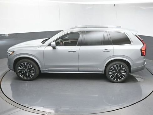 New 2026 Volvo XC90 B5 Plus w/ Protection Package Premier AWD/4WD image 46