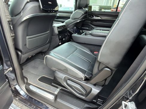 Used 2025 Jeep Grand Wagoneer Series II Obsidian w/ Quick Order Packagew 28T AWD/4WD image 25