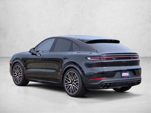 Used 2024 Porsche Cayenne S AWD/4WD image 7