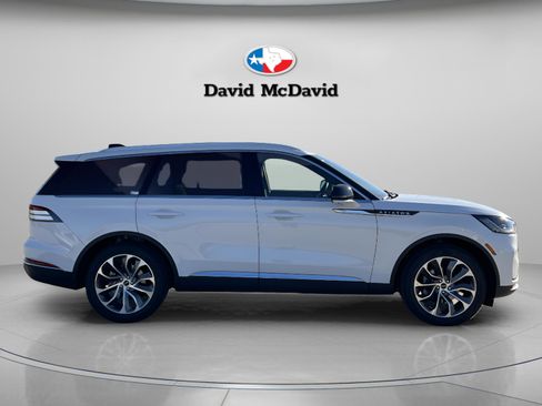 New 2026 Lincoln Aviator Reserve w/ Luxury Package image 7