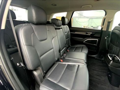 Used 2022 Kia Telluride LX image 19