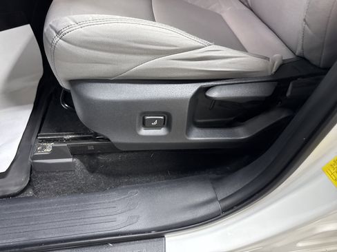 Used 2024 Toyota Tacoma SR5 image 30