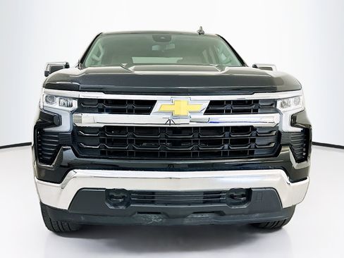 Used 2023 Chevrolet Silverado 1500 LT image 2