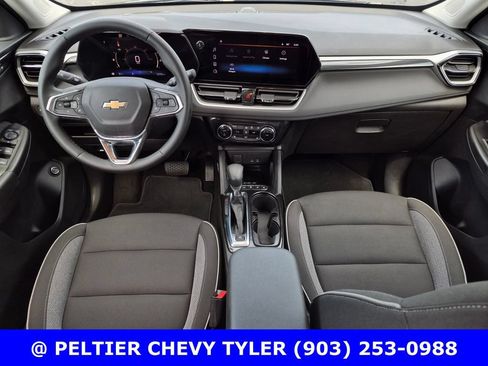 Used 2025 Chevrolet TrailBlazer LT w/ Convenience Package FWD image 35