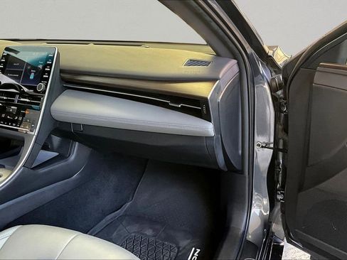 Used 2020 Toyota Avalon XLE w/ Moonroof Package image 24