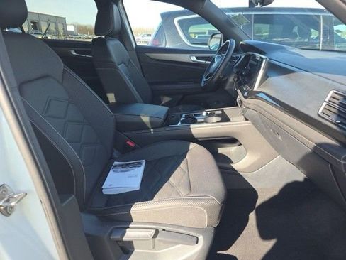 Used 2025 Volkswagen Atlas Cross Sport SE image 10