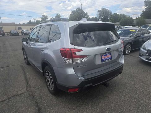 Used 2020 Subaru Forester Premium AWD/4WD image 12