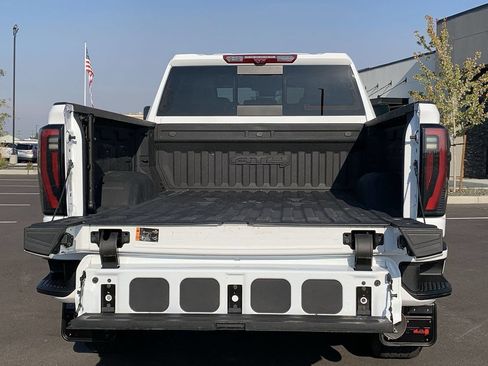 Used 2024 GMC Sierra 2500 AT4 w/ AT4 Premium Plus Package AWD/4WD image 14