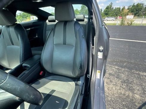 Used 2016 Honda Civic Touring image 10