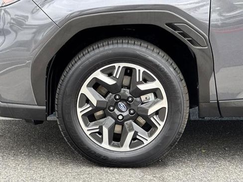 Certified 2025 Subaru Forester Premium AWD/4WD image 29